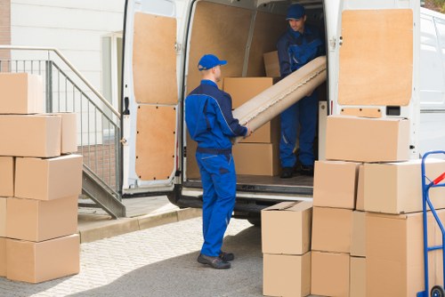 Professional removals and storage service in Stokenewington for home moving