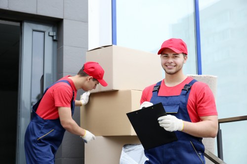 Flexible storage unit helping with moving and renovation needs