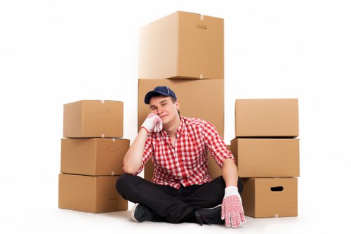 Professional movers providing packing services in Stokenewington